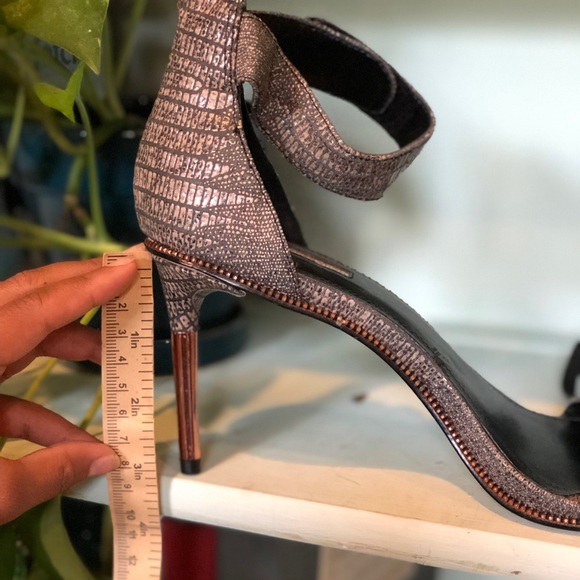 HP! 𝔹ℂ𝔹𝔾𝕖𝕟𝕖𝕣𝕒𝕥𝕚𝕠𝕟 Snakeskin Dulce Heel - Picture 4 of 8